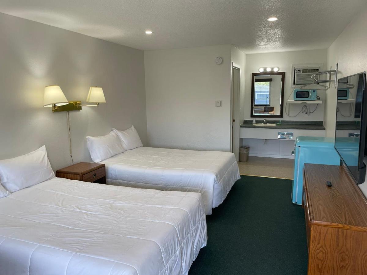 Poolside Double Rooms Lake City Ngoại thất bức ảnh