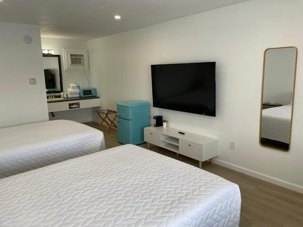 Poolside Double Rooms Lake City Ngoại thất bức ảnh